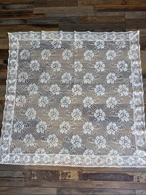 Vintage Cream Square Lace Table Cloth/Dresser Scarf Cottagecore Boho